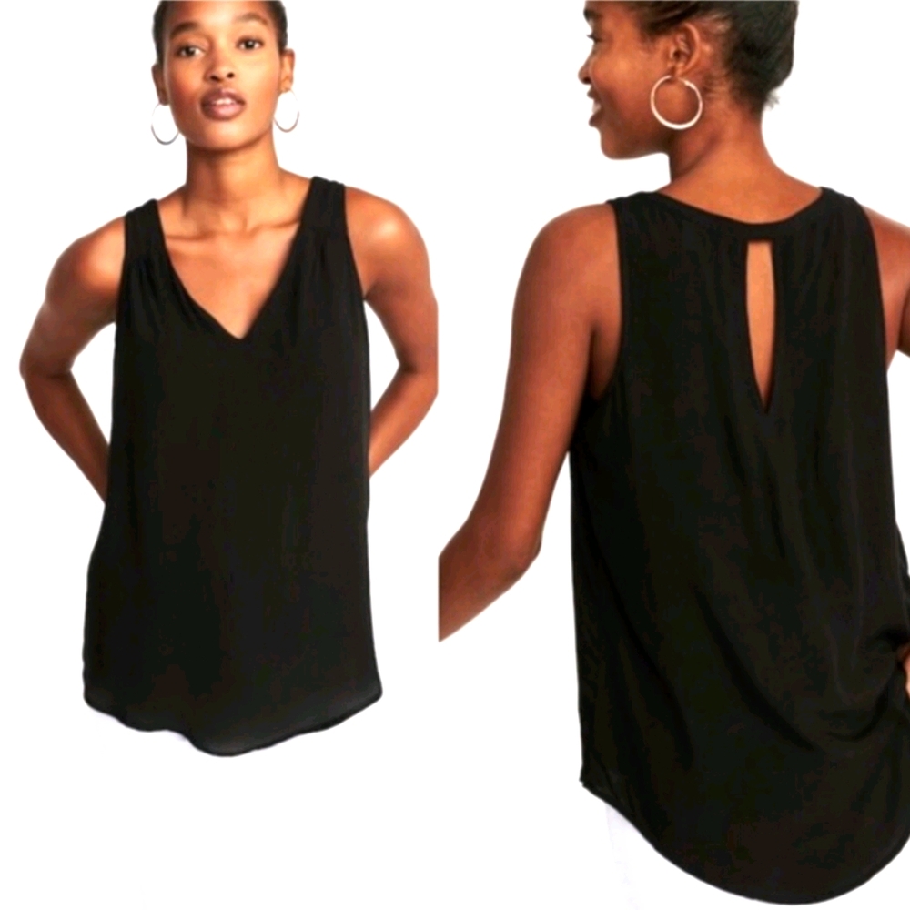 Old Navy Black Keyhole Tank Medium